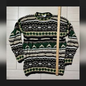 Vintage 3D knit sweater